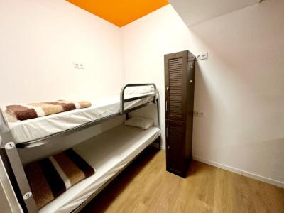 Habitación Doble Económica - 2 camas del hotel Arc House Madrid - Puerta del Sol Only Adults. Foto 2