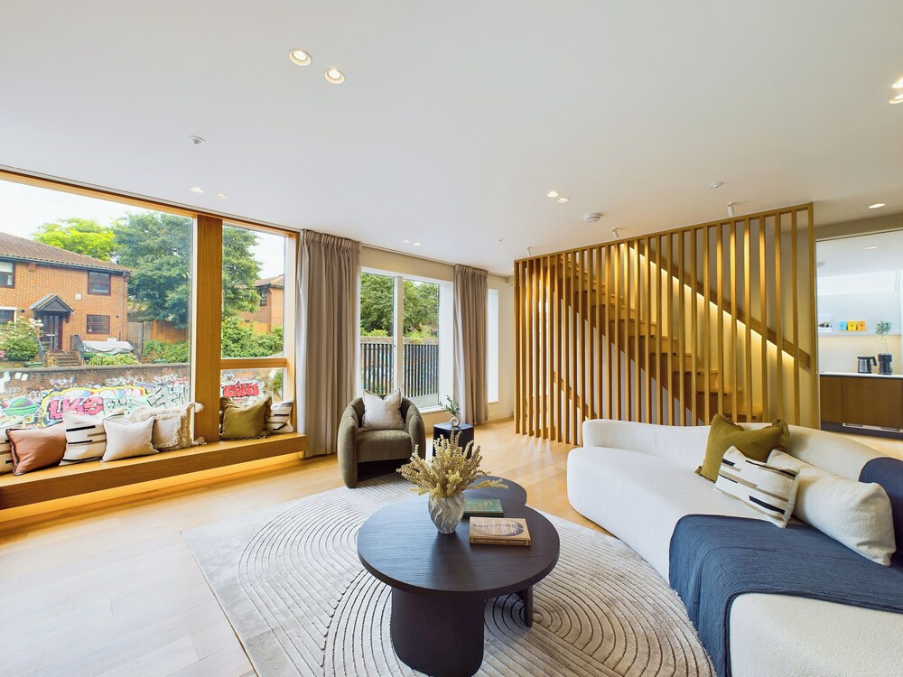 Casa Deluxe, 3 habitaciones, balcón, vistas al canal del hotel Be London - The St Pancras Residences. Foto 3