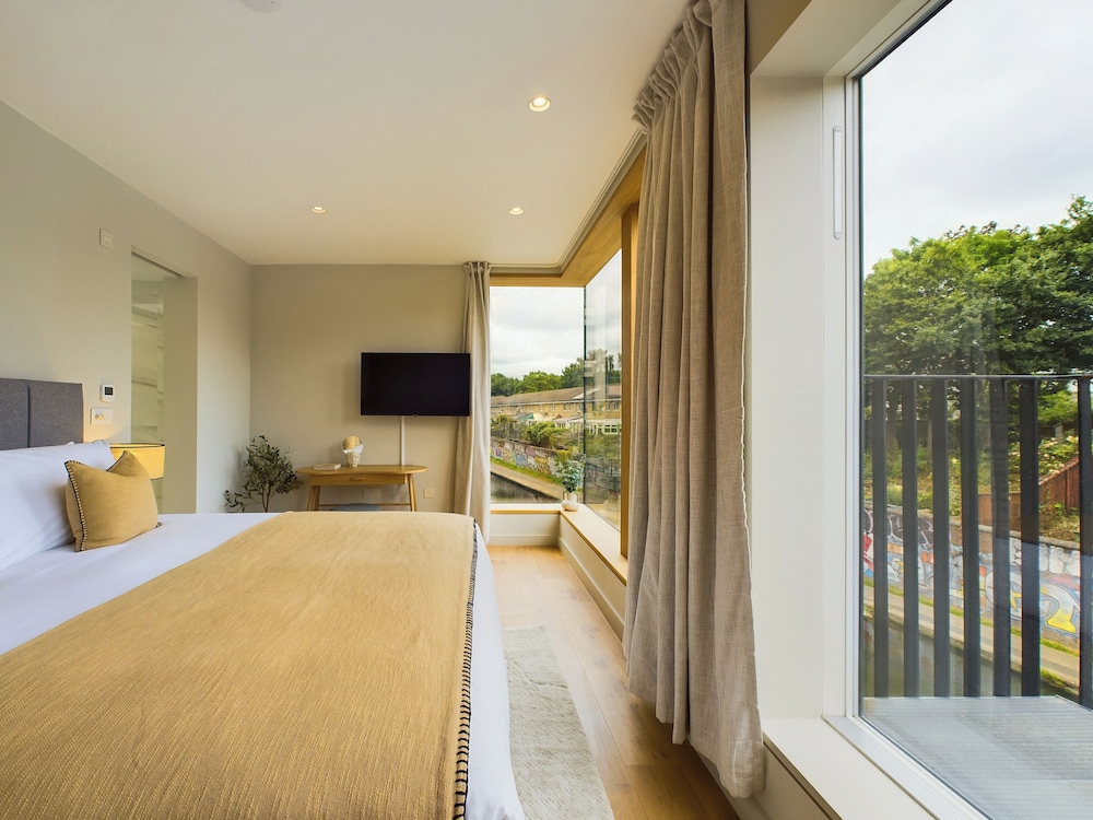 Casa Deluxe, 3 habitaciones, balcón, vistas al canal del hotel Be London - The St Pancras Residences. Foto 5