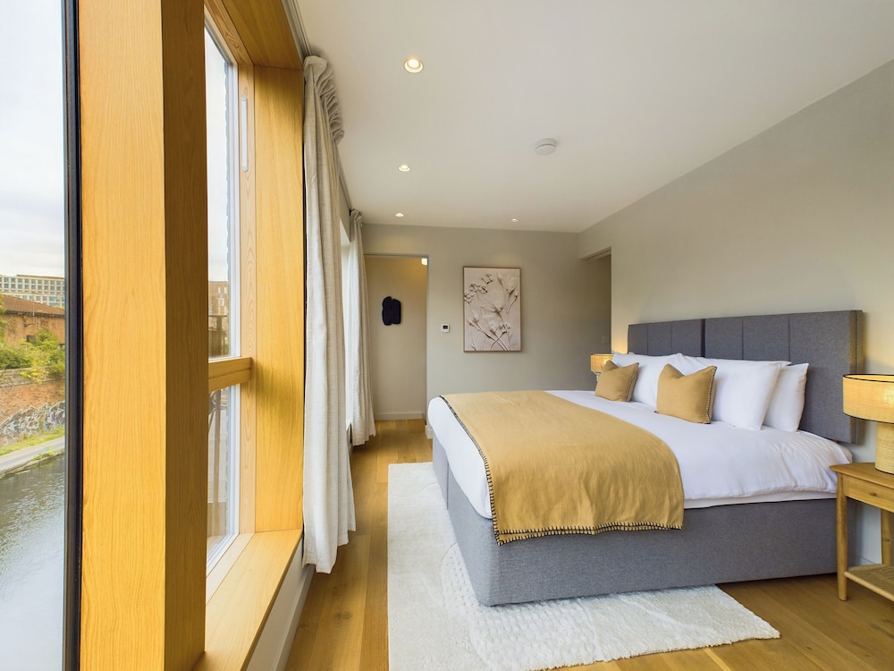 Casa Deluxe, 3 habitaciones, balcón, vistas al canal del hotel Be London - The St Pancras Residences. Foto 9