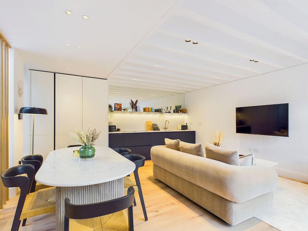 Casa Confort, 3 habitaciones, balcón, vistas al canal del hotel Be London - The St Pancras Residences. Foto 3