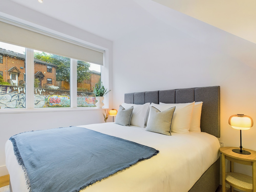 Casa Confort, 3 habitaciones, balcón, vistas al canal del hotel Be London - The St Pancras Residences. Foto 14