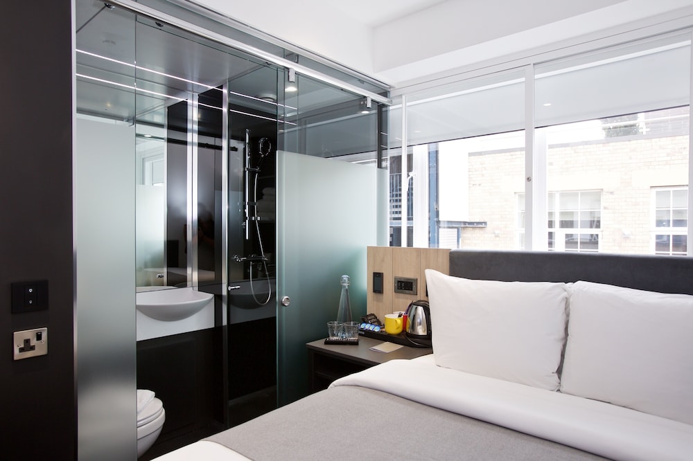Club Queen Accessible Room del hotel The Z Hotel Leicester Square. Foto 1