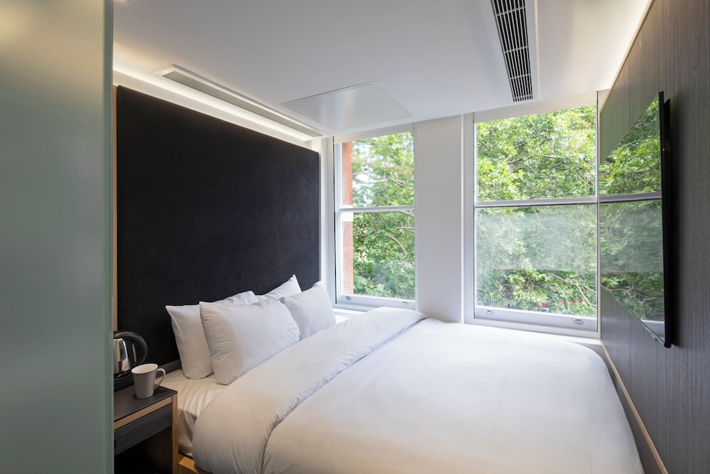 Club Queen Room del hotel The Z Hotel Leicester Square. Foto 1