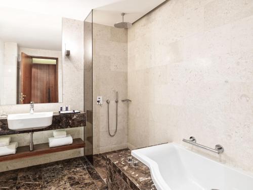 Suite Park del hotel Metropol Palace Belgrade. Foto 1