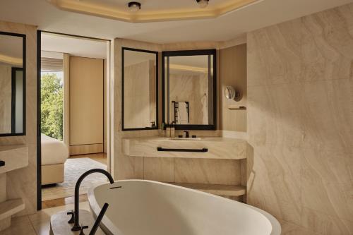 Hyde Park Balcony Suite del hotel The Emory, Maybourne Collection