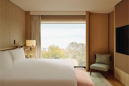 Hyde Park Balcony Suite del hotel The Emory, Maybourne Collection. Foto 1