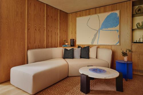 Estudio Patio del hotel The Emory, Maybourne Collection