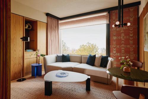 Balcony Park Suite del hotel The Emory, Maybourne Collection. Foto 4