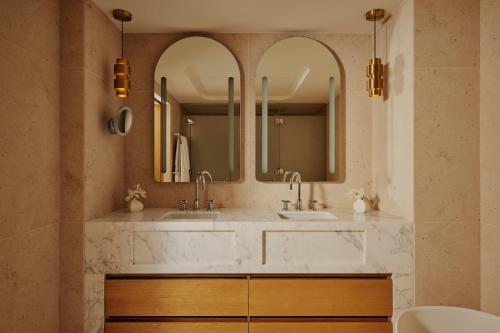 Hyde Park Balcony Suite del hotel The Emory, Maybourne Collection. Foto 5