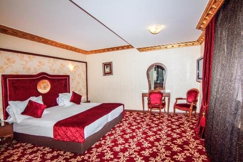 Habitación Doble Deluxe con balcón del hotel Antea Palace and Spa. Foto 1