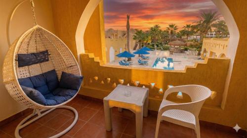 Romance Room with Pool View 16+ del hotel Regency Plaza Aqua Park. Foto 1