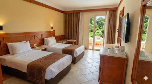 Romance Room with Garden View 16+ del hotel Regency Plaza Aqua Park. Foto 8