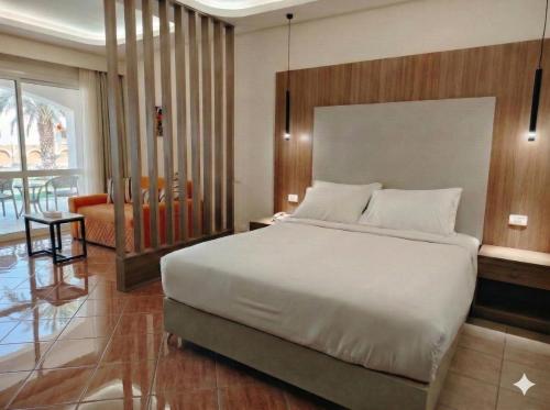Habitación Doble Superior del hotel Regency Plaza Aqua Park. Foto 1