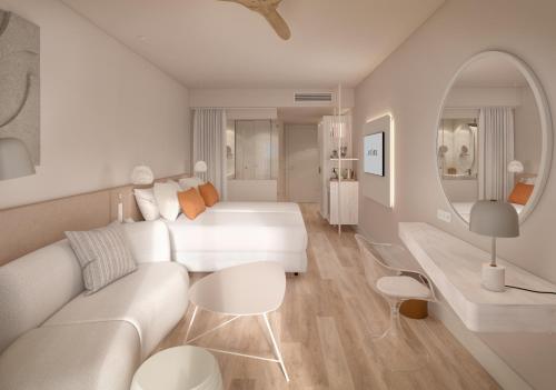 Habitación Doble o doble con 2 camas y vistas laterales al mar Guarda el Secreto del hotel Amare Beach Sancti Petri - Adults Recommended. Foto 1