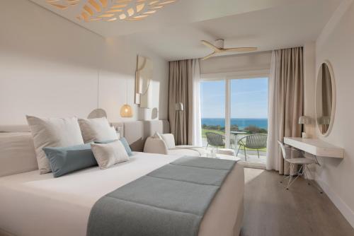 Habitación Doble o doble con 2 camas Oh La La con vistas al mar del hotel Amare Beach Sancti Petri - Adults Recommended. Foto 1