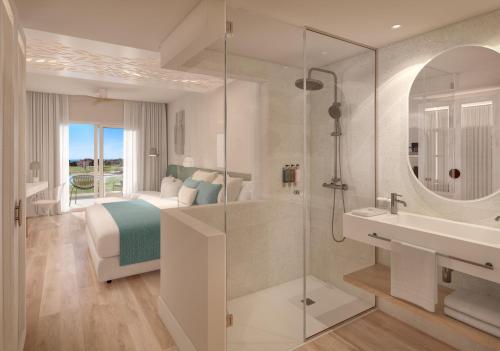 Habitación Deluxe doble o doble con 2 camas con vistas al mar The One Oh La La del hotel Amare Beach Sancti Petri - Adults Recommended. Foto 5