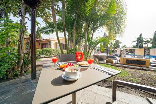 Villa de 1 dormitorio con vistas a la piscina del hotel Maspalomas Villas by Dunas - Adults Only. Foto 2