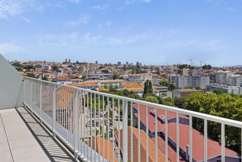 Habitación Doble Plus con balcón del hotel BandB Porto Centro Massarelos. Foto 4