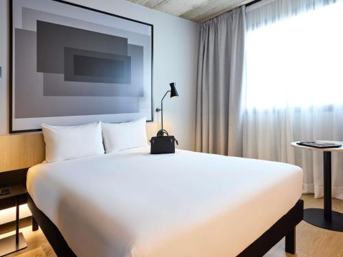 Habitación Doble Estándar del hotel ibis Madrid Norte Las Tablas. Foto 5
