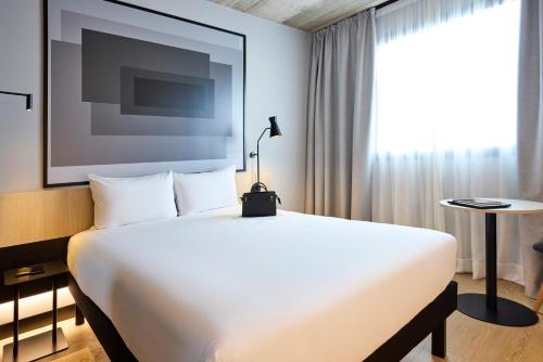 Habitación Doble Estándar del hotel ibis Madrid Norte Las Tablas. Foto 13