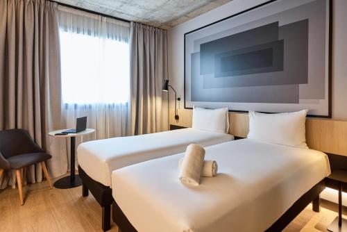 Habitación Doble Estándar - 2 camas del hotel ibis Madrid Norte Las Tablas. Foto 6