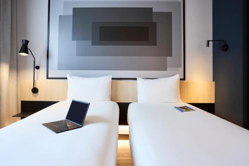 Habitación Doble Estándar - 2 camas del hotel ibis Madrid Norte Las Tablas. Foto 7