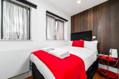 Habitación Doble Pequeña del hotel The Whitechapel. Foto 4
