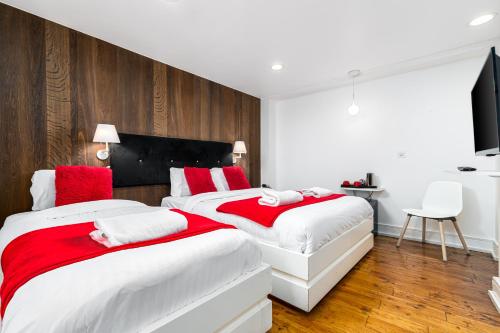 Habitación Triple Clásica del hotel The Whitechapel. Foto 15