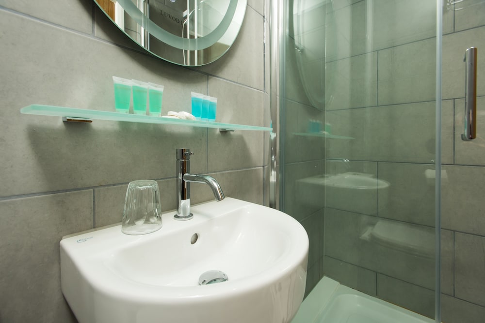 Habitación doble, baño privado del hotel Caring