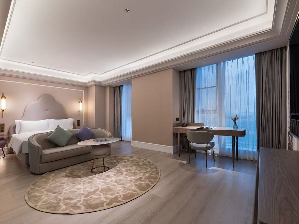 Suite Superior con Una Cama King Size del hotel Mercure Shanghai Waigaoq Free Trade Zone
