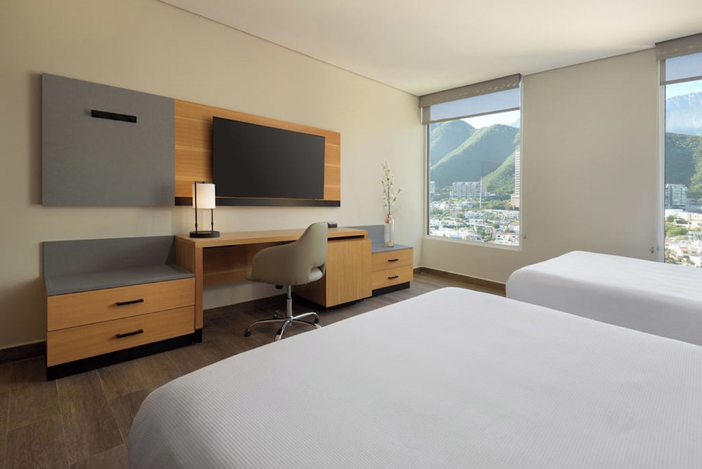 Dos camas Queen (más sofá cama) del hotel Hyatt Place Monterrey Valle. Foto 2