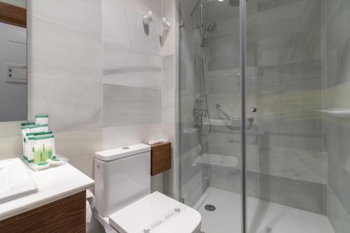 Habitación Doble - 2 camas del hotel Emblemático Holiday Time. Foto 2