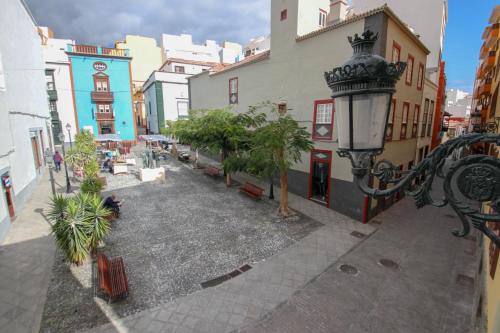 Habitación doble Vista ciudad 2 Camas individuales del hotel Emblemático Holiday Time. Foto 4