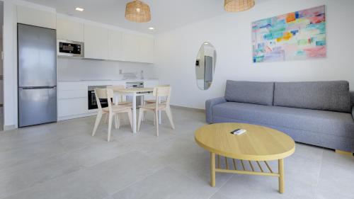 Apartamento con vistas al mar del hotel Calm Beach. Foto 1