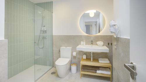 Apartamento con vistas a la piscina del hotel Calm Beach. Foto 4