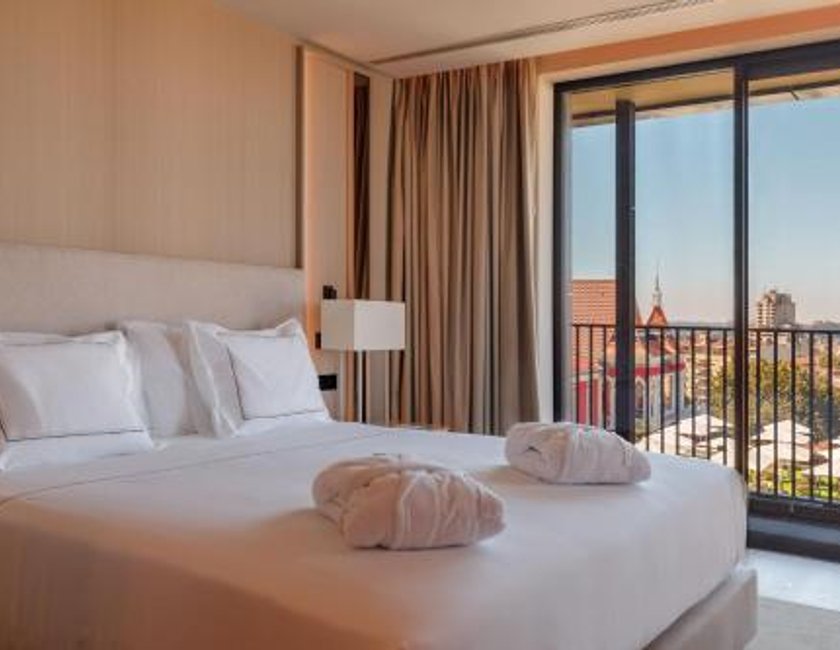 Habitación Premium con terraza del hotel Meliá São João Da Madeira. Foto 1