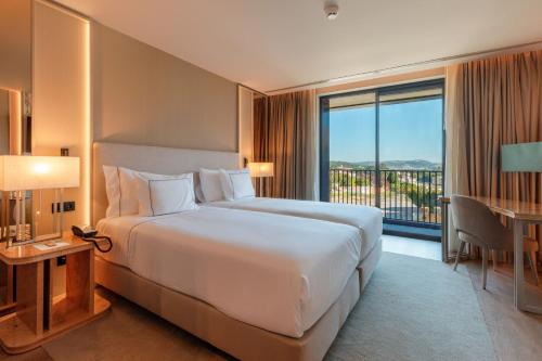 Habitación Meliá del hotel Meliá São João Da Madeira. Foto 3