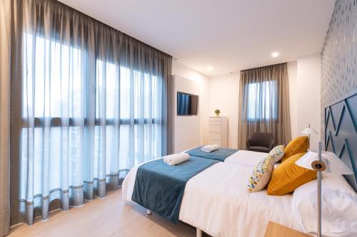 Suite Familiar con balcón del hotel Beach Alfredo. Foto 7