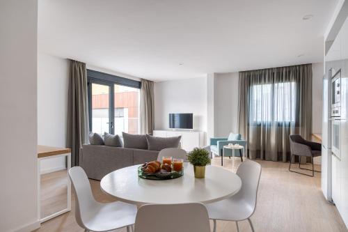 Suite Familiar con balcón del hotel Beach Alfredo. Foto 4