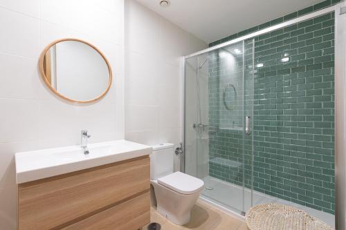 Suite Familiar con balcón del hotel Beach Alfredo. Foto 12