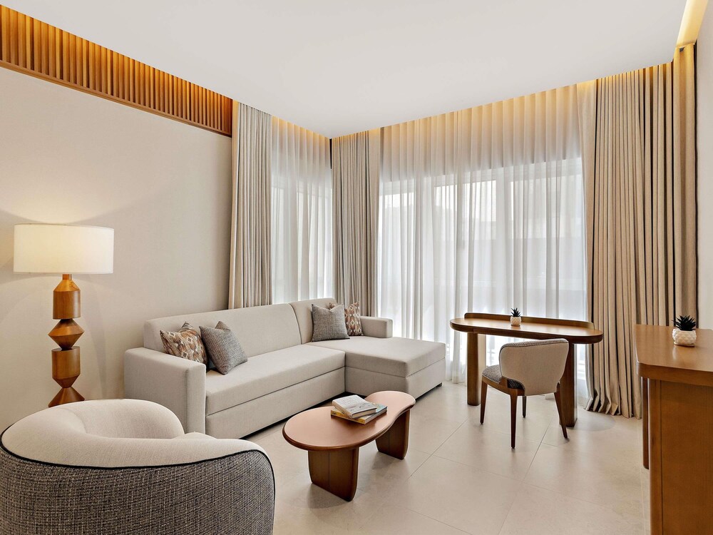 Suite del hotel Mercure Abu Dhabi Downtown. Foto 3