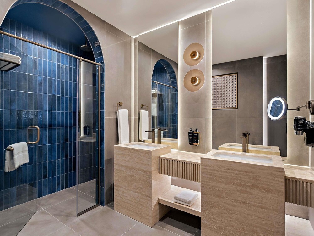 Suite del hotel Mercure Abu Dhabi Downtown. Foto 5