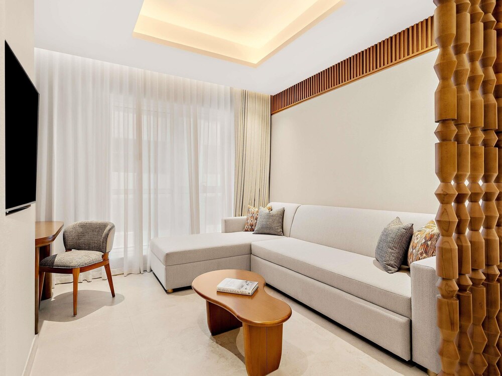 Suite Privilege del hotel Mercure Abu Dhabi Downtown. Foto 3