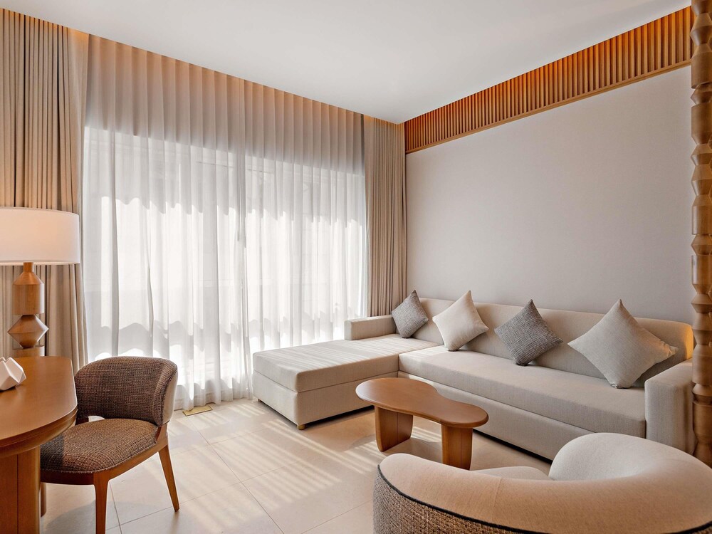 Suite Privilege del hotel Mercure Abu Dhabi Downtown. Foto 4