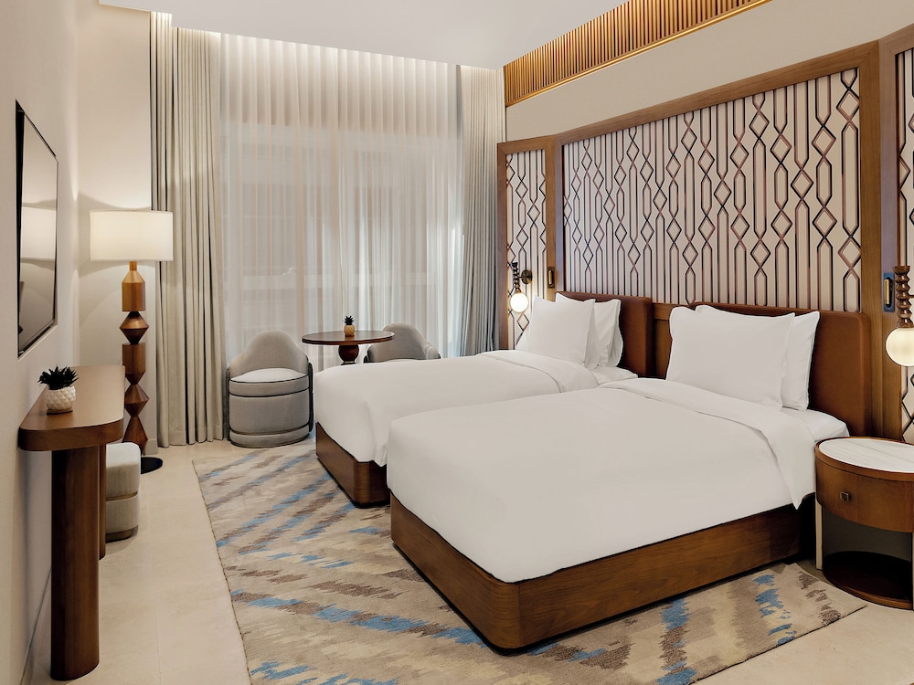 Habitación Superior Twin del hotel Mercure Abu Dhabi Downtown. Foto 2