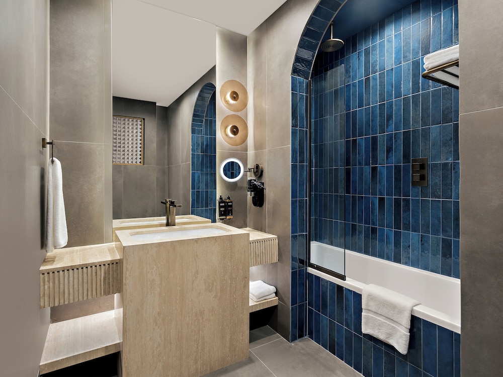 Habitación Superior Twin del hotel Mercure Abu Dhabi Downtown. Foto 4