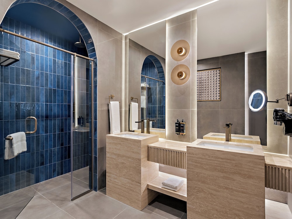 Suite del hotel Mercure Abu Dhabi Downtown. Foto 12