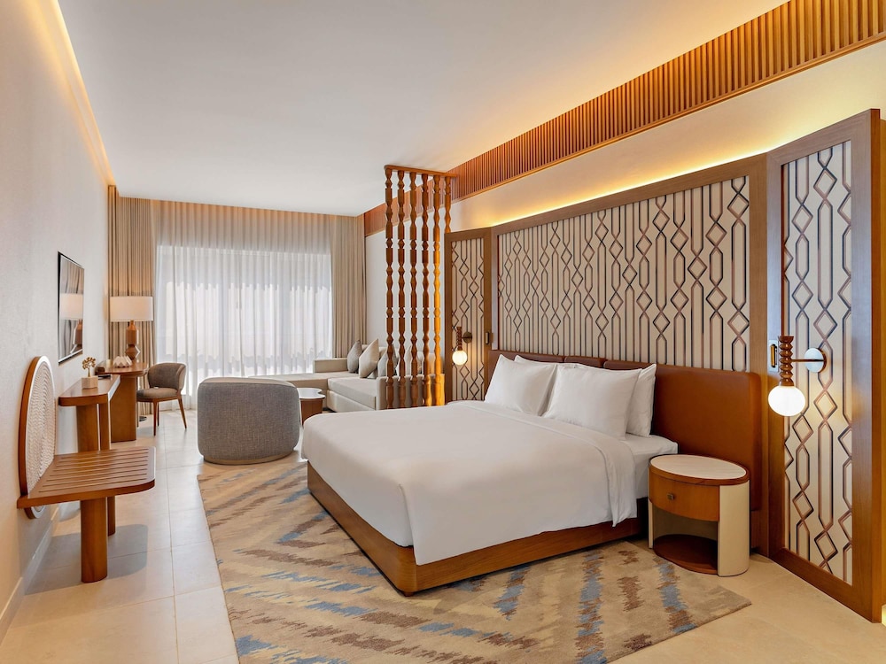 Suite Privilege del hotel Mercure Abu Dhabi Downtown. Foto 6