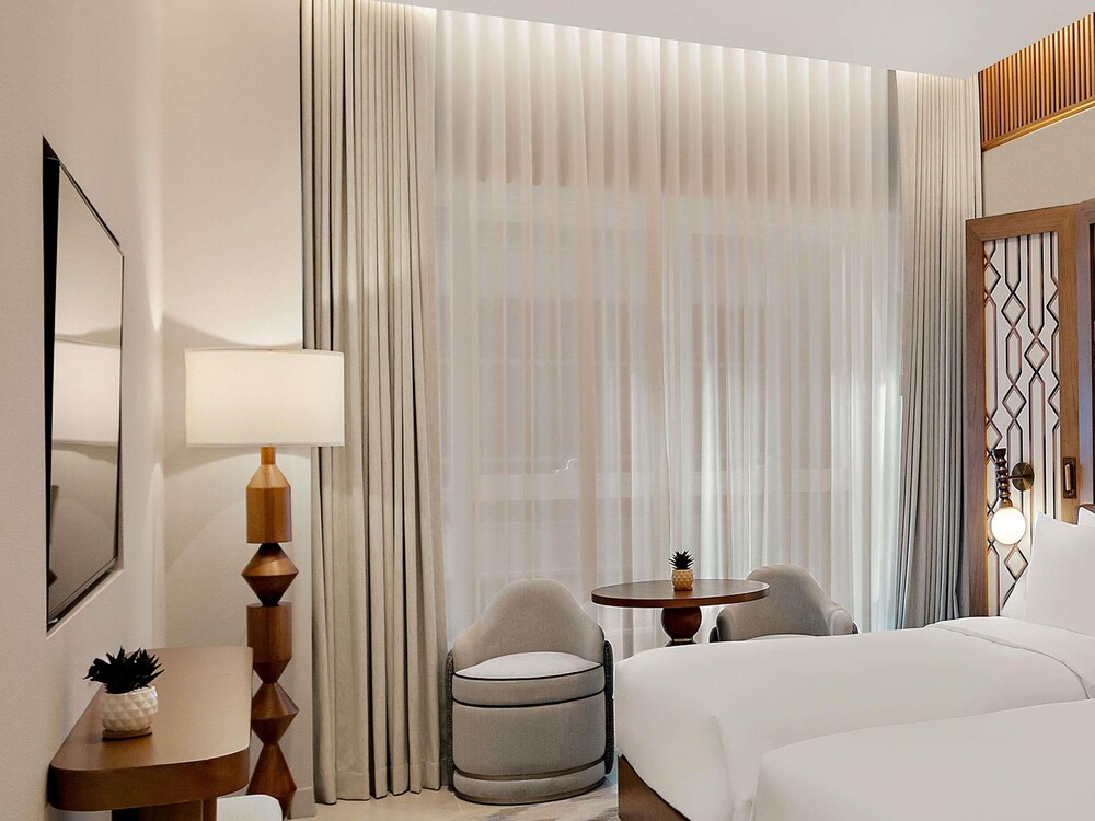Habitación Superior Twin del hotel Mercure Abu Dhabi Downtown. Foto 7